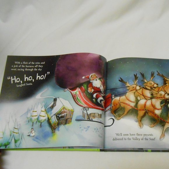 New kids Santa  🎅 is coming to the Valley of the Sun Arizona HC Book 📘 4+ - Picture 4 of 11